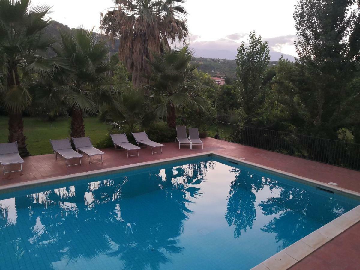 Villa Dei Leoni Santa Tecla Luaran gambar